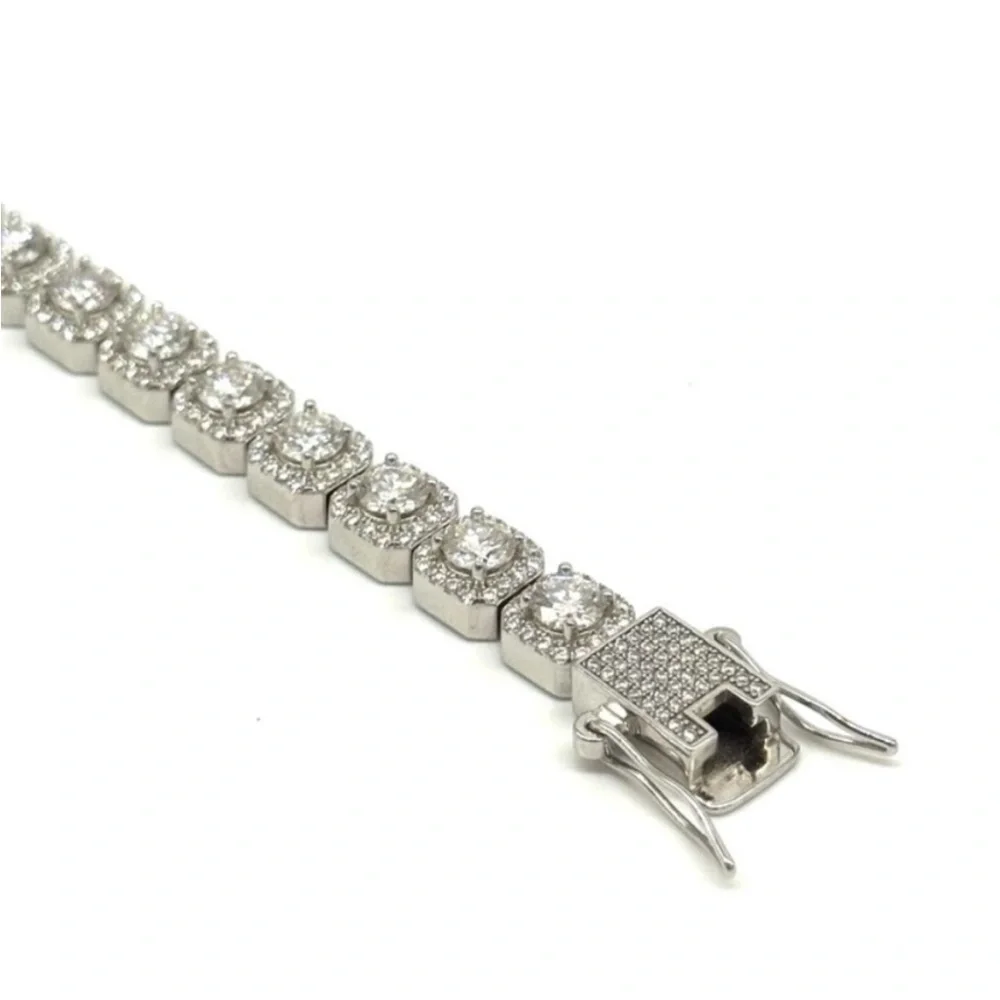 925 Silver, 11.5CTW Ice Cube Moissanite Bracelet - 8.5